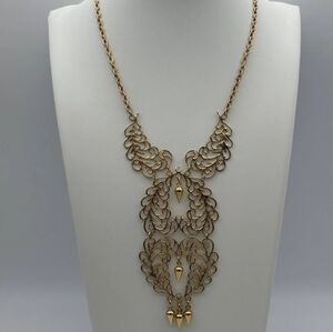 Sarah Coventry bib necklace